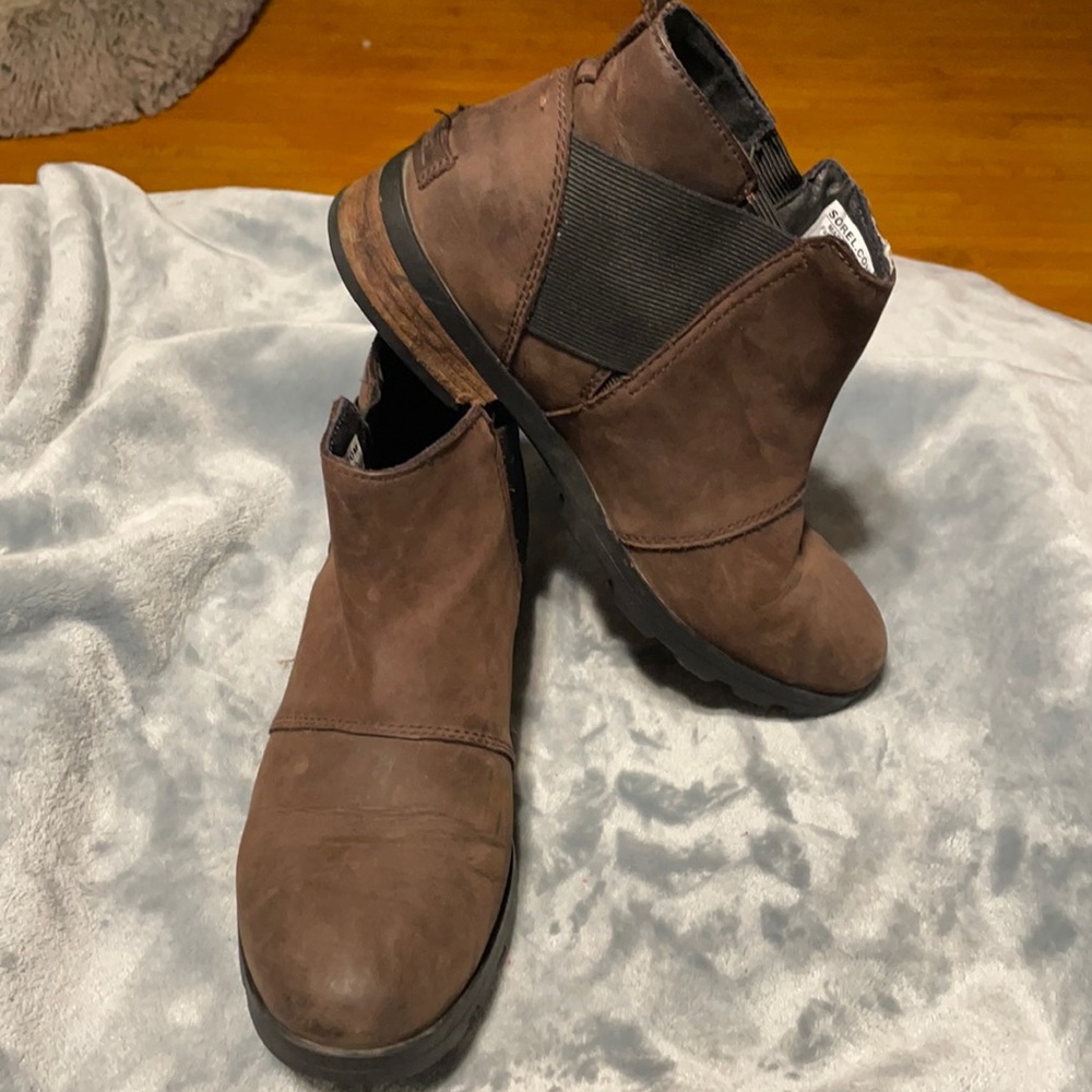 Sorel low boots